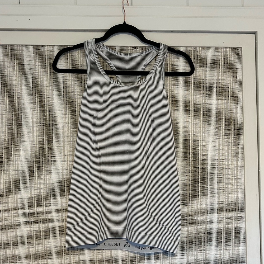 LULULEMON TOP